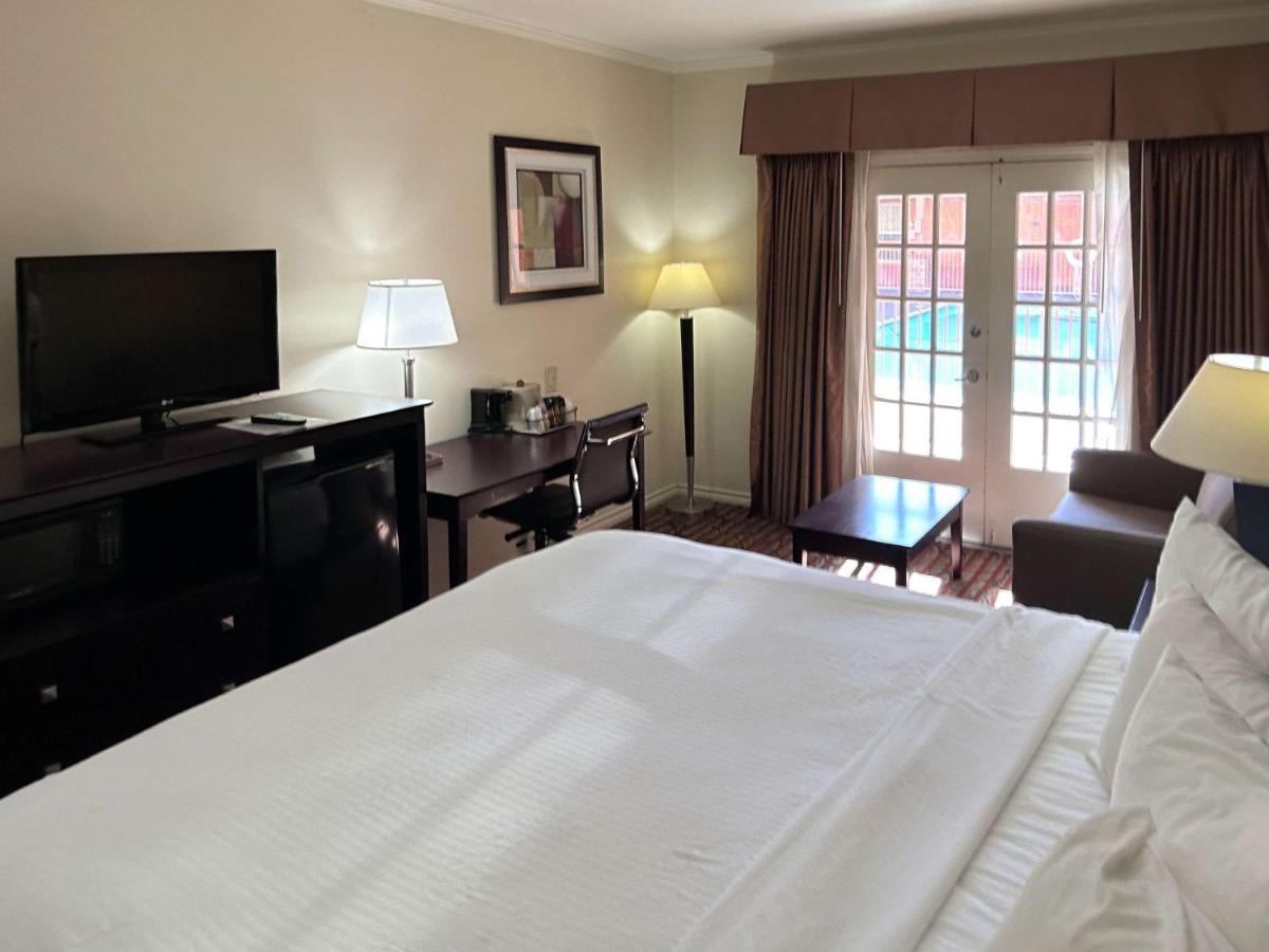 เบสต์ เวสเทิร์น มาร์เก็ต เซ็นเตอร์ Hotel ดัลลัส ภายนอก รูปภาพ